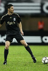 ليفربول يبيع تشابي الونسو الى ريال مدريد