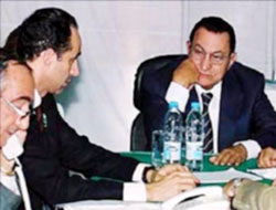 الحزب الحاكم في مصر يتجه لتسمية مبارك الابن مرشحا للإنتخابات الرئاسية