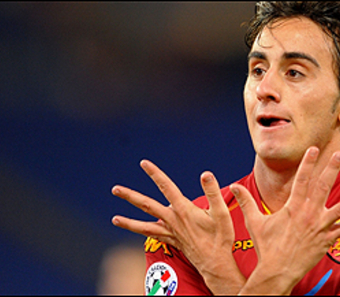 ليفربول يتعاقد مع لاعب روما البرتو اكيلاني