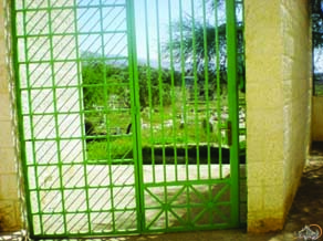 الإعتداء على قبور شخصيات سياسية من قبل مجهولين