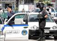 الأجهزة الأمنية تطارد مهربا في احد أحياء بلدة الصريح أطلق النار باتجاه عناصرها