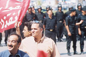 مصر تؤجل محاكمة 26 متهماً في "خلية حزب الله" بطلب من الدفاع