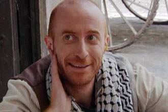 باب الحارة 4: "النمس" يسخر من أبو شهاب وفتاة تكشف وجهها