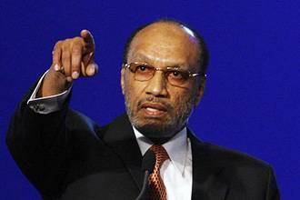 محمد بن همام: بلاتيني عمل بكل قوة لقتلي وإبعادي عن الكرة الآسيوية