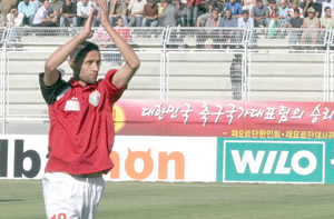 الوحدات يوافق على إعارة عبد الفتاح لحتا الاماراتي