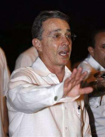 اصابة الرئيس الكولومبي الفارو اوريبي بانفلونزا الخنازير