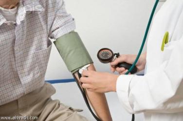 توقيف 3 «اطباء» عن العمل في «البشير» شهاداتهم الطبية مزورة