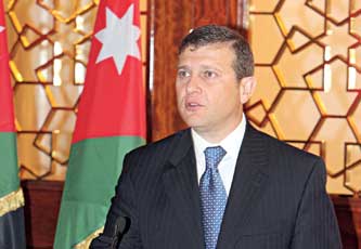 وزير البيئة: اعادة النظر بإعفاء السيارات الهجينة من الضرائب