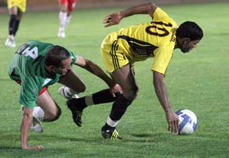 "شباب الاردن"..راغب يضع الوحدات بالصدارة والمجد يبعد الحسين اربد