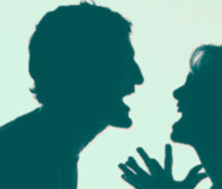 خوفا من أن يتزوج عليها.. سيدة عاقر تخطف طفل وتدعي لزوجها كثير السفر بانه ابنه