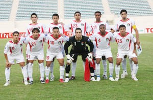 منتخبنا الاولمبي يعانق شقيقه الفلسطيني في خليل الرحمن