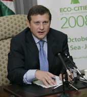 وزارة البيئة تغلق 42 منشأة وانذار 4 آلاف اخرى الشهر الماضي