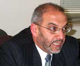 لتناقض تصريحاتها حول تأشيرة دخول الاسرائيليين..النائب عزام الهنيدي يهدد باستجواب الحكومة