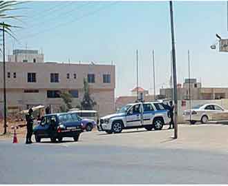 القبض على مطلوب بعد مطاردة أطلق بها عيارات نارية وسط " السلط "