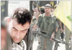 نذالة الخونة.. وسام تقدير "إسرائيلي" لفلسطيني ساهم في اغتيال عدد من قادة المقاومة