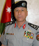 الدرك يمشي قدما