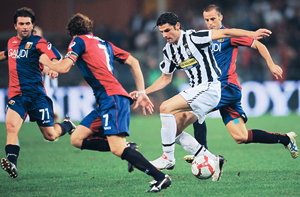 الدوري الايطالي .... تريزيغيه ينقذ يوفنتوس من جنوى