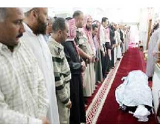 وفاة فني كهرباء في حادث انكسار عمود إنارة