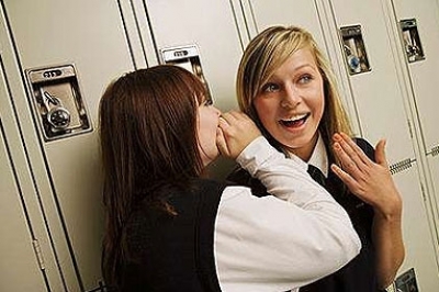 حرب تقودها شركات أمريكية لترويج أغشية البكارة اليابانية ضد الصينية لدى العرب