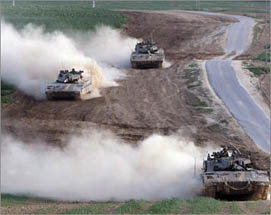 حماس تطلب تأجيل توقيع اتفاق المصالحة وقوات الاحتلال تتوغل شمال غزة