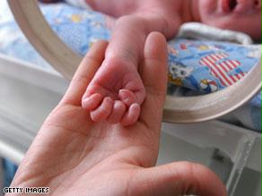 أول حالة مثبتة علمياً.. السرطان ينتقل من الأم للجنين