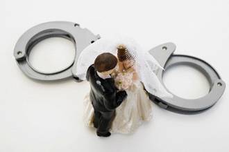 سجين سعودي منذ 15 عاما بانتظار القصاص يرزق بطفلته الأولى