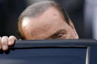 شركة إسرائيلية تسعى لنشر صور برلسكوني الفاضحة في تل أبيب