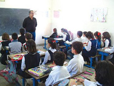 وفاة طالب أثناء وجوده على مقعد الدراسة في الزرقاء والطب الشرعي يعلق السبب