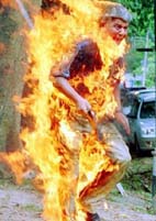 شخص يحاول الانتحار باحراق نفسه في الطفيلة