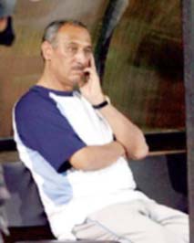 اشرف يتفاجأ باقصائه واستدعاء دراغان وفتحي "يشتري" انذارا