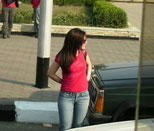 سيارة نائب تتصيد بنات الليل في "عبدون"