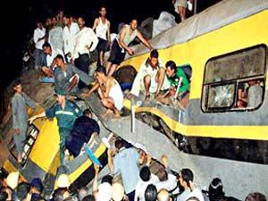 مبارك يقبل استقالته.. كارثة قطاري العياط تُطيح بوزير النقل المصري