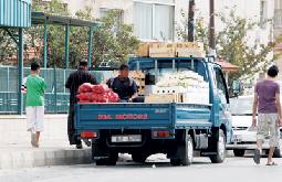 الباعة المتجولون: ظاهرة مطلوبة "بيئيا" رغم شكاوى الإزعاج