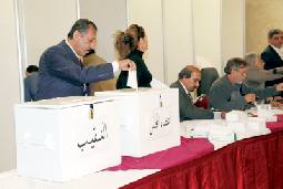 حسين الخطيب نقيبا للفنانين الأردنيين