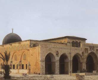 احباط وقوع مجزرة على يد متطرف يهودي بالمسجد الأقصى.. و"إسرائيل" تدعي انه مجنون