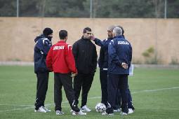 الإنفلونزا الموسمية تداهم لاعبي منتخب الكرة واستدعاء شطناوي بديلا للعمايرة