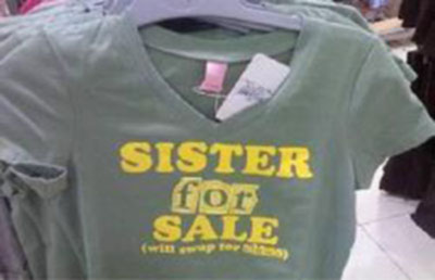 قمصان بالأسواق الأردنية تحمل عبارة " أختك للبيع ويمكن استبدالها بحذاء "