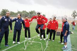 مباراة منتخب الكرة الودية مهددة بالإلغاء واستبعاد لاعب