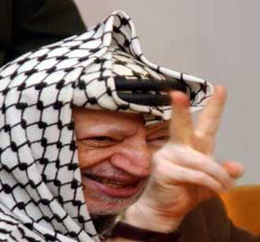 في ذكرى وفاته الخامسة.. صحيفة أسبانية: حقن عرفات بالإيدز لإخفاء سر اغتياله