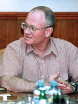 رئيس الموساد الإسرائيلي الأسبق: كنت أصلّي حتى ينجو مشعل من الموت