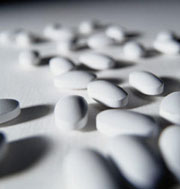 انتحار شاب في الزرقاء وعدول فتاة عن إلقاء نفسها من على سطح عمارة في الكرك