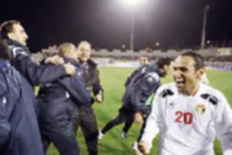 منتخب الكرة يخرج من "عنق الزجاجة" ويتنسم رحيق الانتصار