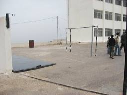 سقوط بوابة مدرسة في عجلون تتسبب بكسر حوض أحد الطلاب