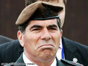 اتهام احد حراس رئيس الأركان الإسرائيلي بمحاولة اغتصاب