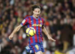 ابراهيموفيتش يخطف الأضواء من ميسي وكاكا ورونالدو