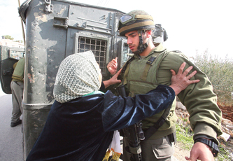 حصار غزة يطيح بصفقة الأسرى وحماس تتهم إسرائيل بالعرقلة