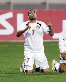 عرض سعودي لعامر ذيب والوحدات يتجه للموافقة