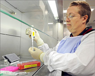 منظمة الصحة العالمية: الاشتباه في إصابة 12 شخصاً بالشلل بعد تناول لقاح إنفلونزا الخنازير