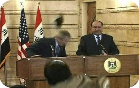 منتظر الزيدي "يأسف" لأن رشق بوش بالحذاء لم يجعله مليونيراً !!