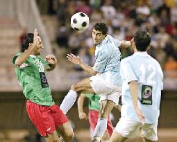 الفيصلي يصرف مكافآت لاعبيه الشهرية والوحدات يعسكر قبل المباراة